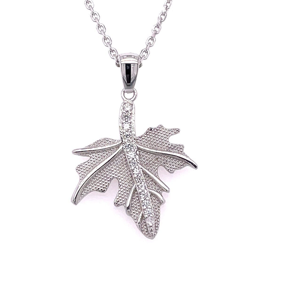 Kette mit Anhänger Blatt